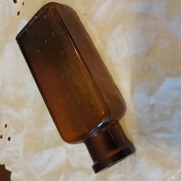 2/$20 💕Antique brown glass bottle retro Vintage medicine bottle thick top - Picture 8 of 13